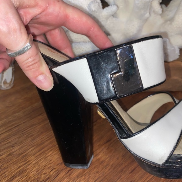 L.A.M.B. Black and white heels - Picture 7 of 10